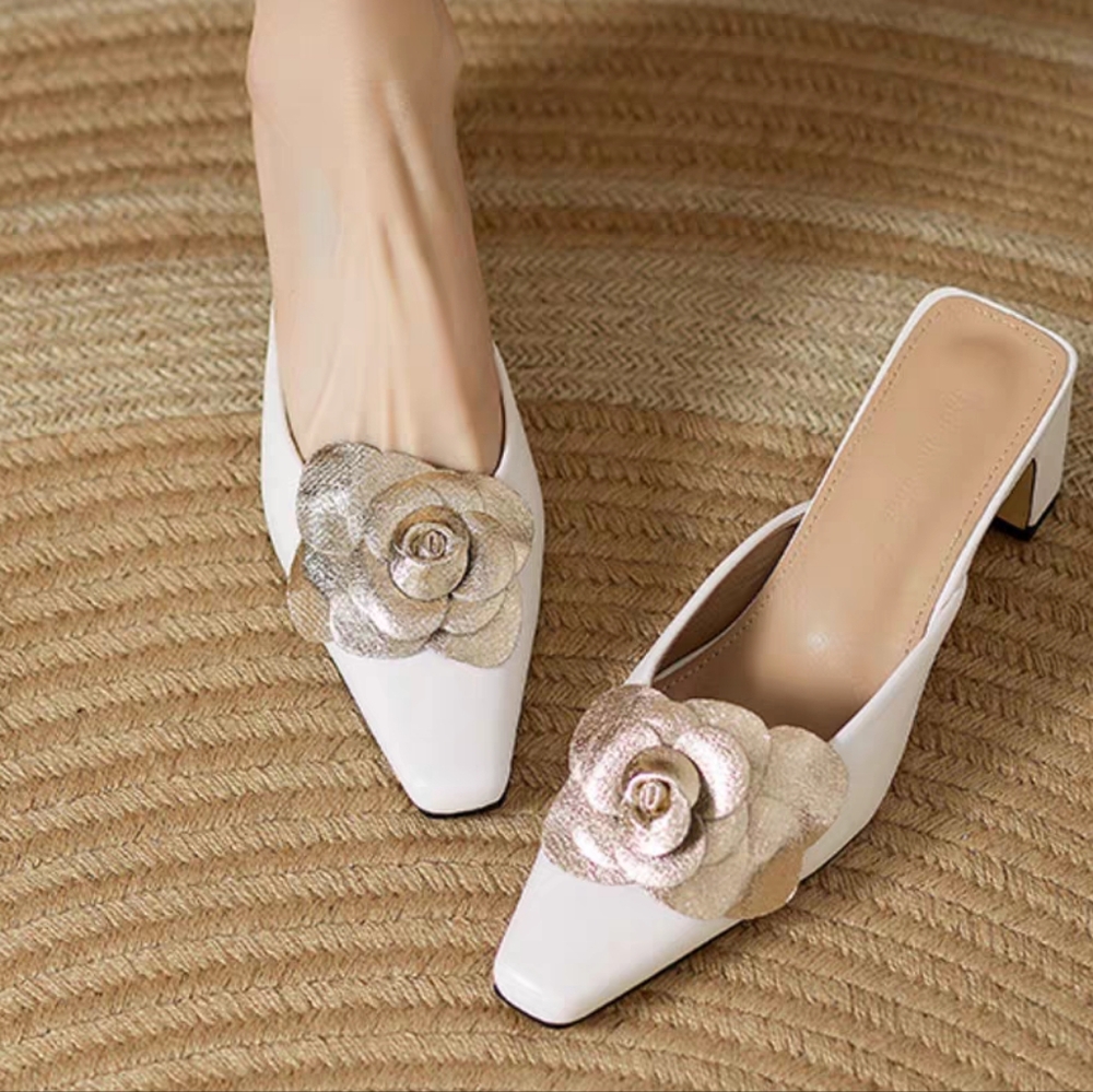 Gold flower white heels mule